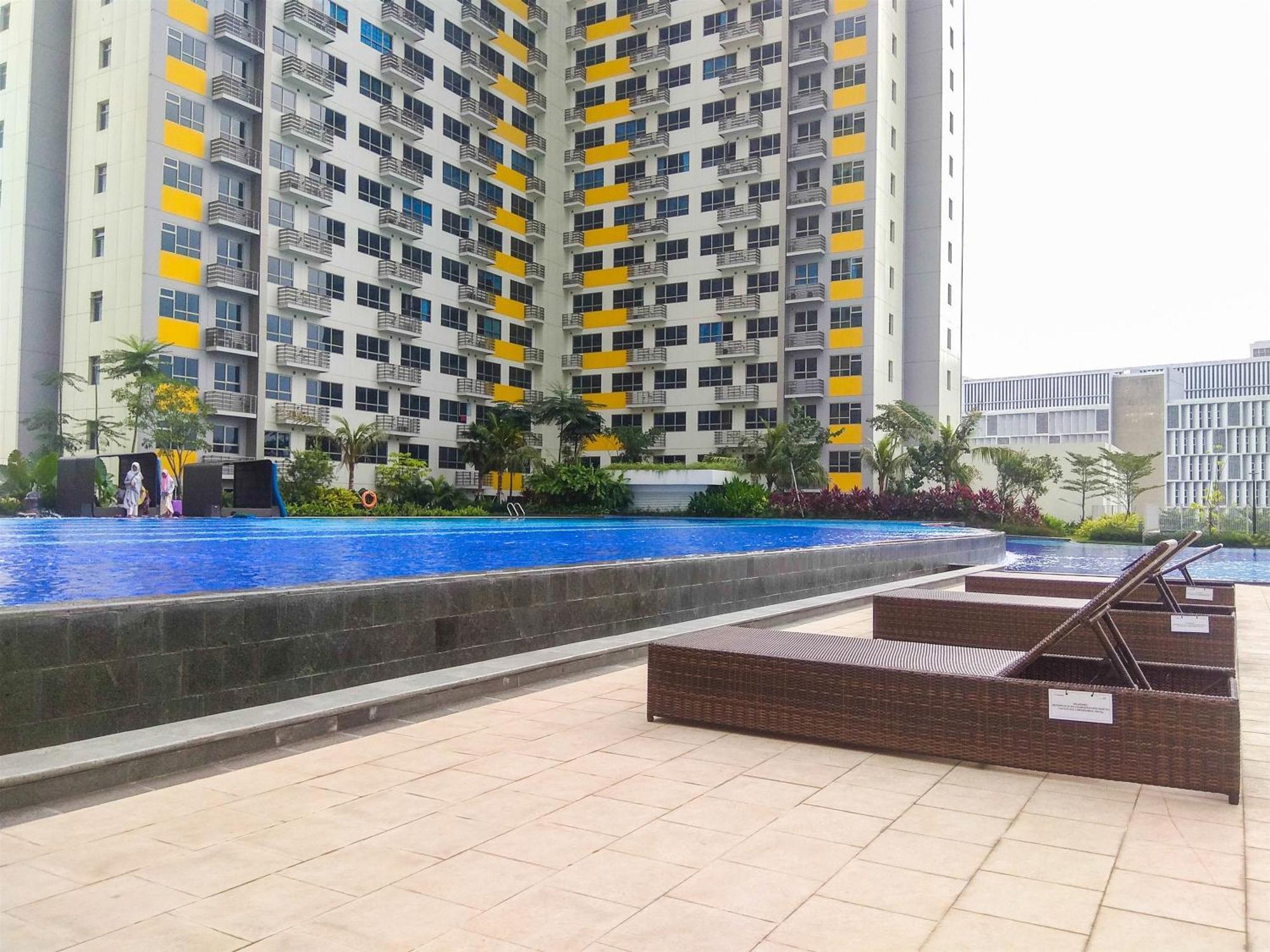And Comfy At Springlake Summarecon By Travelio Apartemen Bekasi
