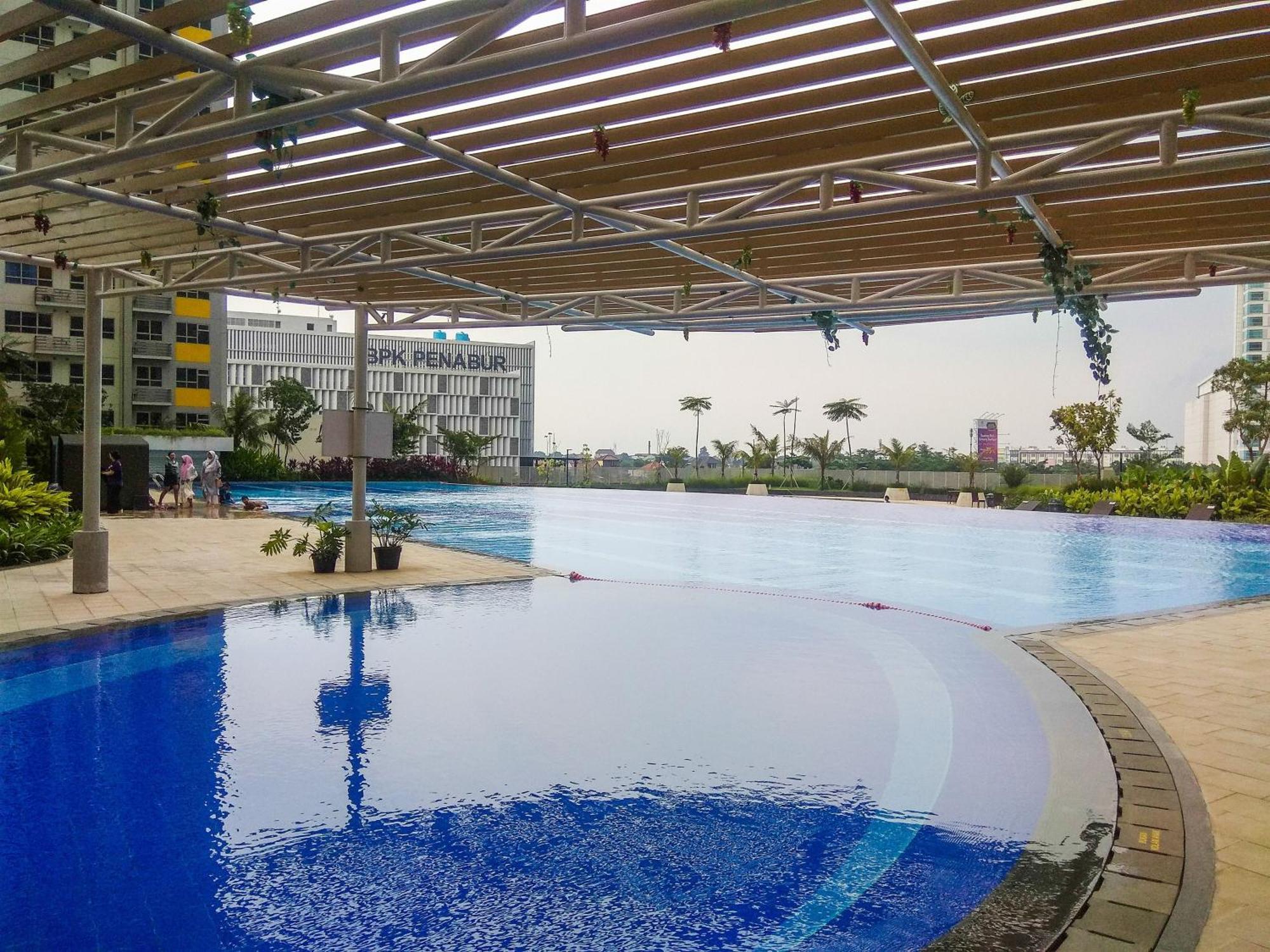 And Comfy At Springlake Summarecon By Travelio * Bekasi