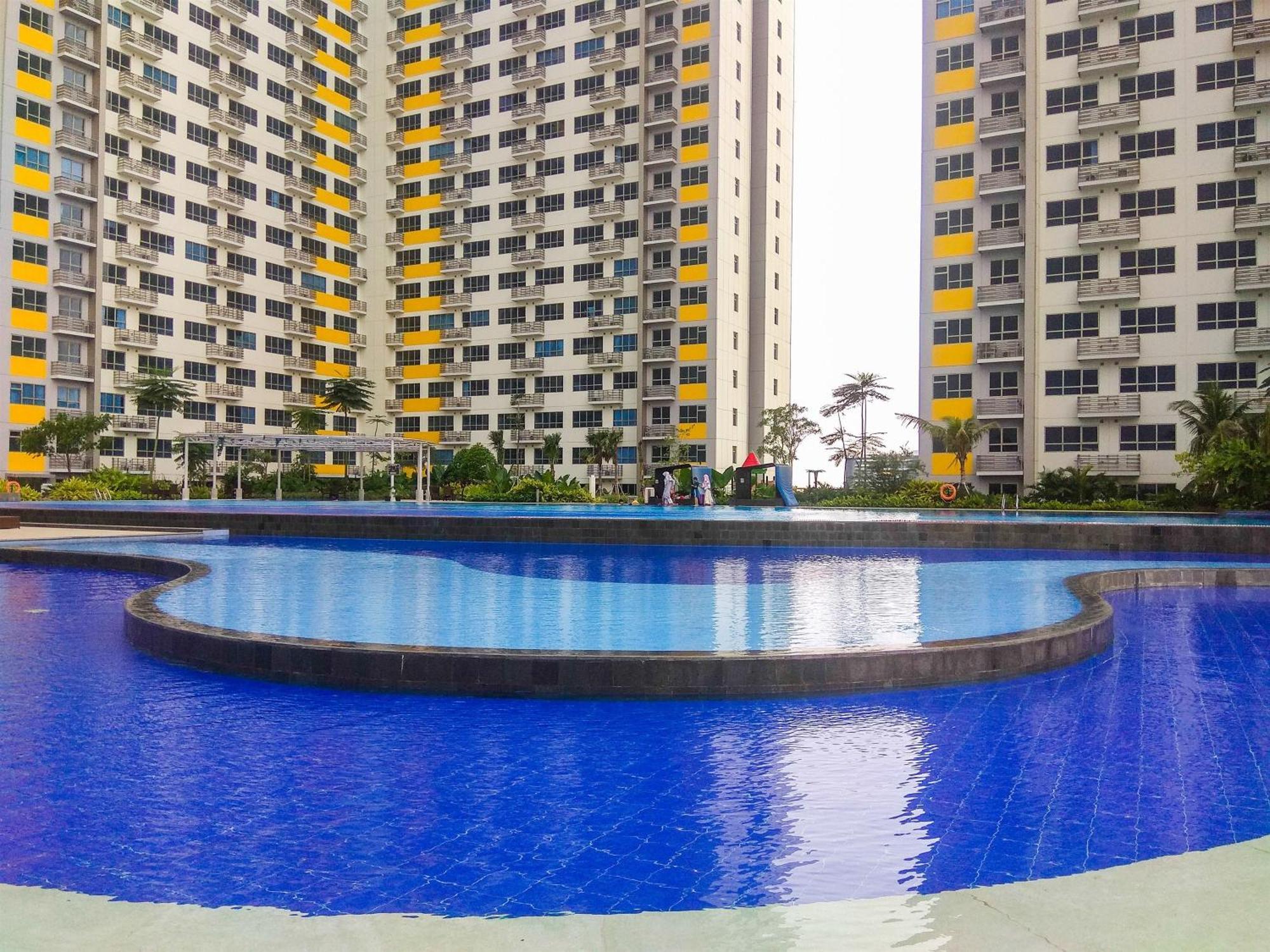 And Comfy At Springlake Summarecon By Travelio Apartemen Bekasi