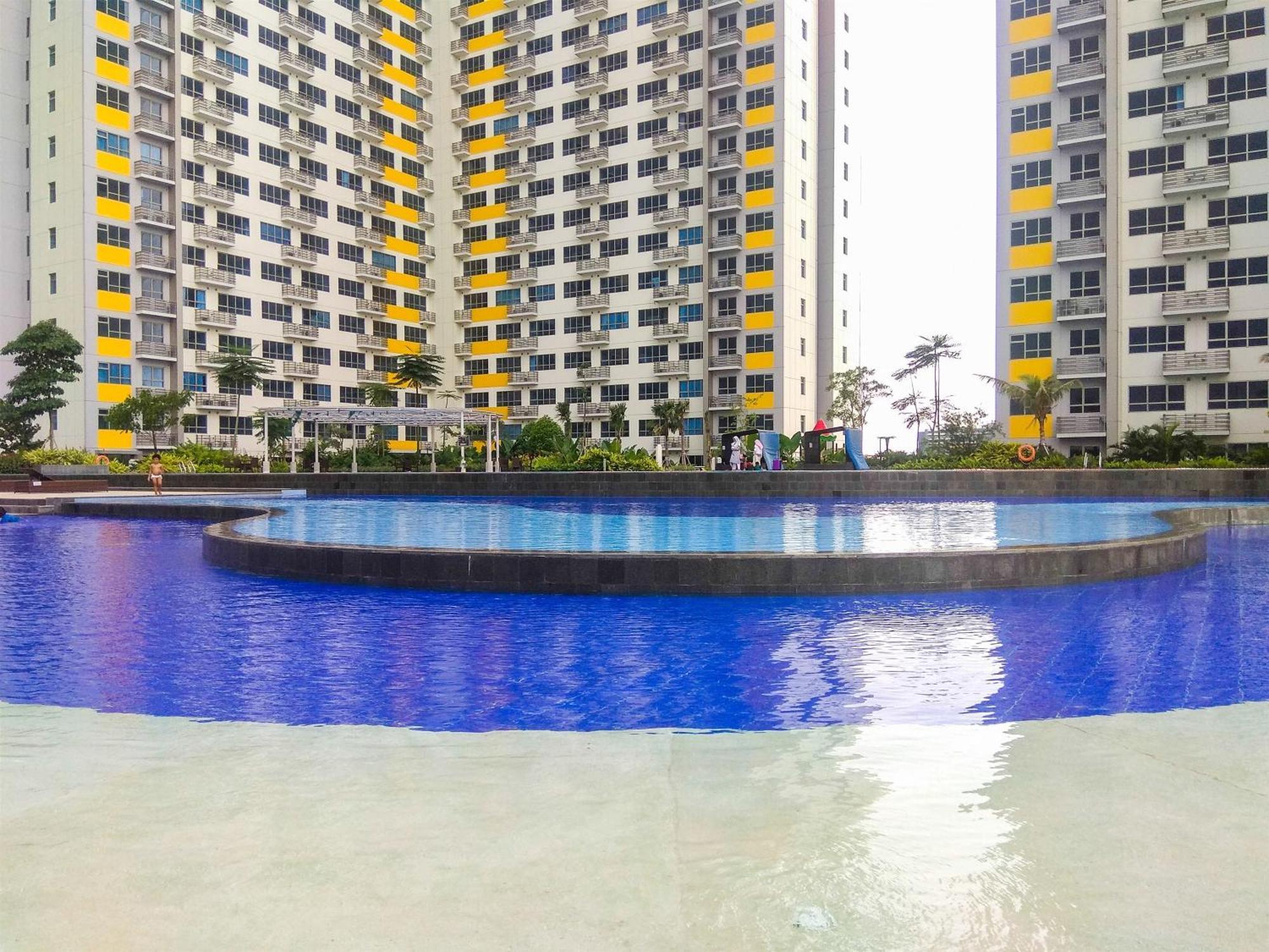 And Comfy At Springlake Summarecon By Travelio Apartemen Bekasi