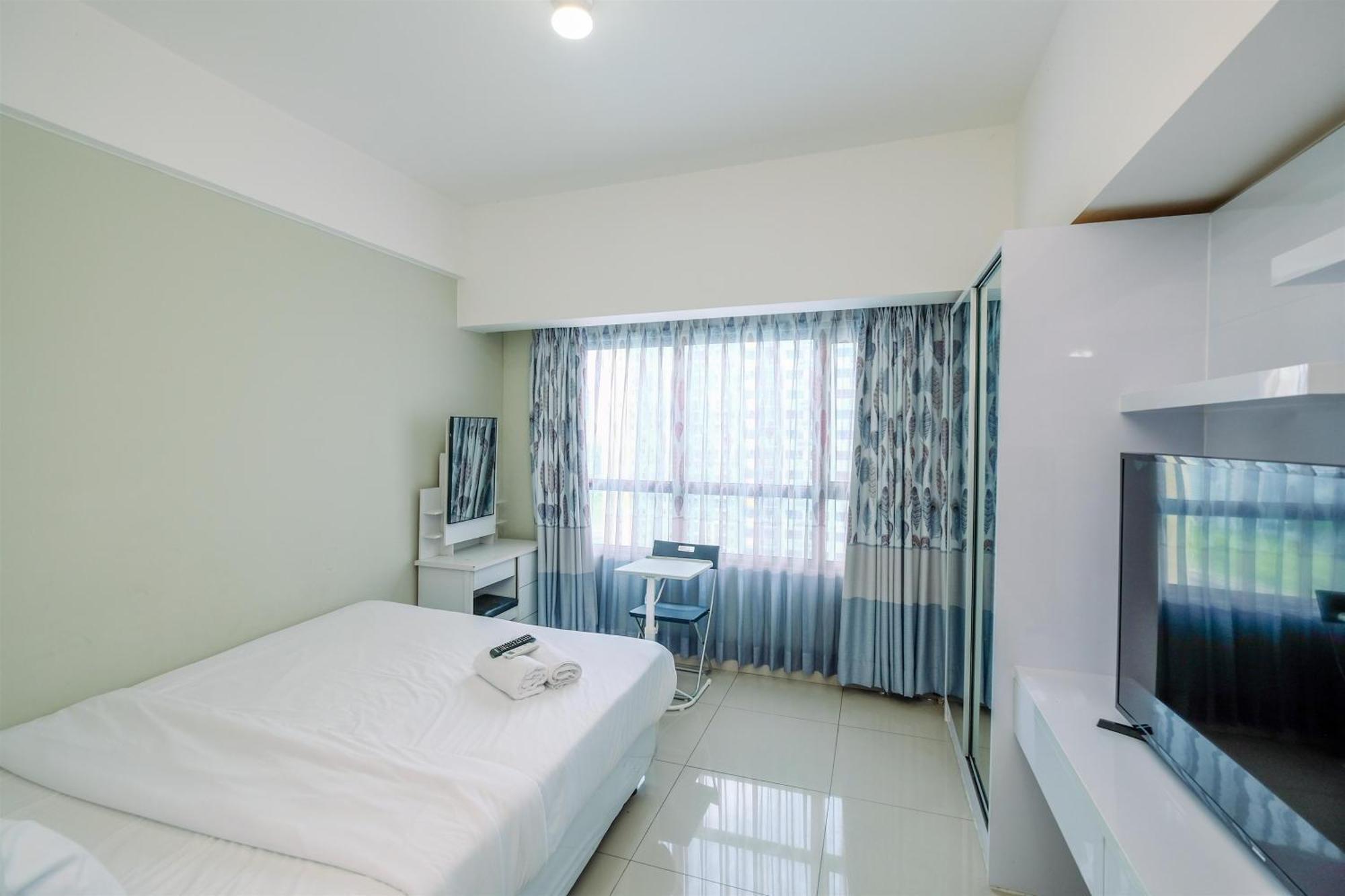 And Comfy At Springlake Summarecon By Travelio