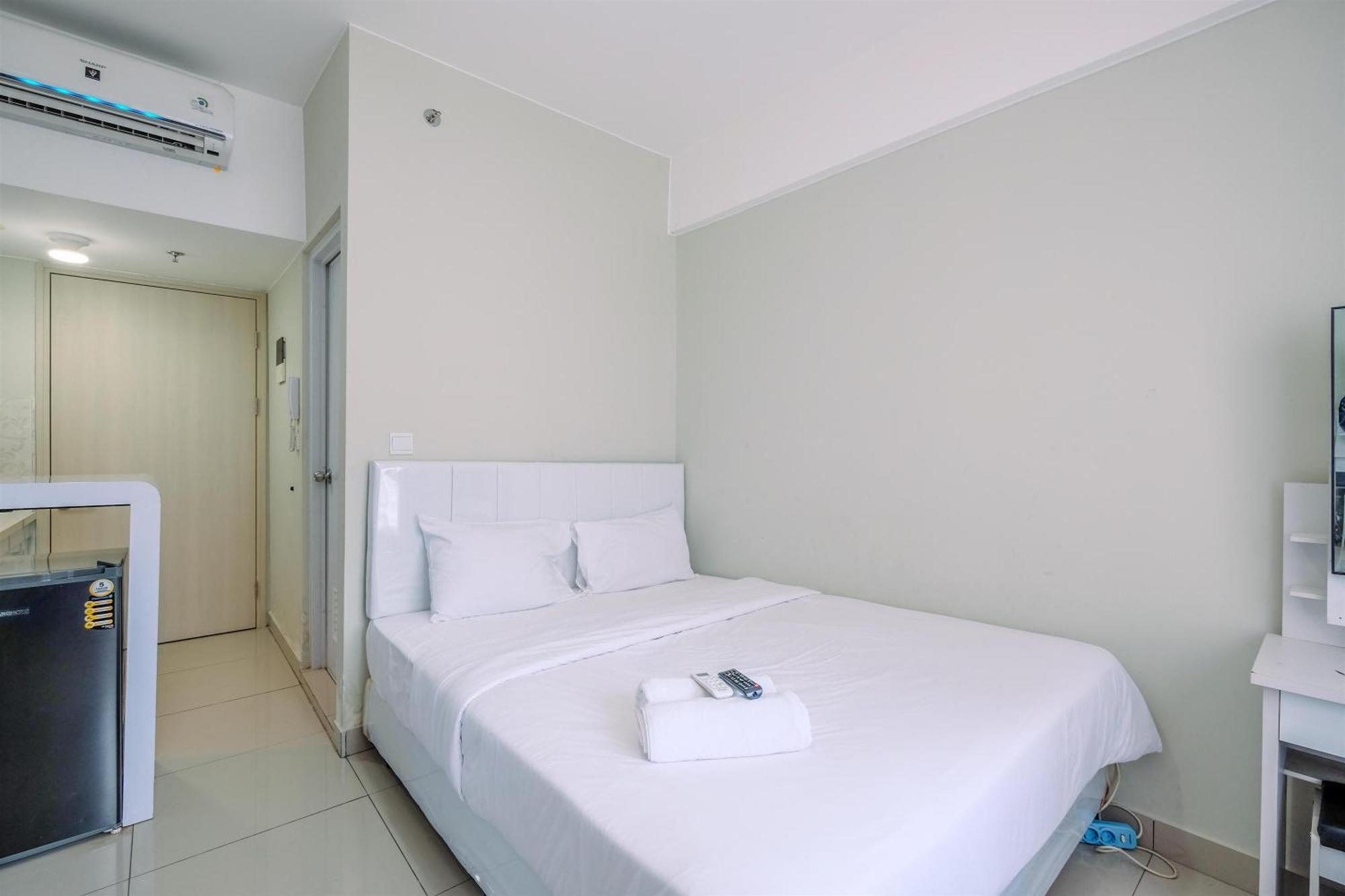 And Comfy At Springlake Summarecon By Travelio *